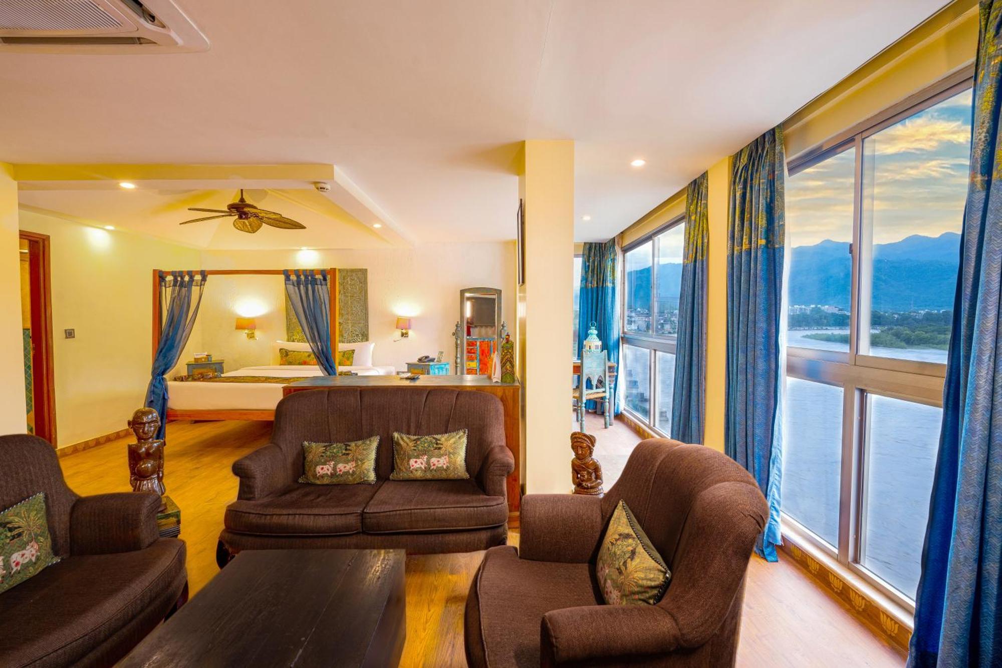 Ganga Kinare- A Riverside Boutique Resort, Ришикеш Экстерьер фото